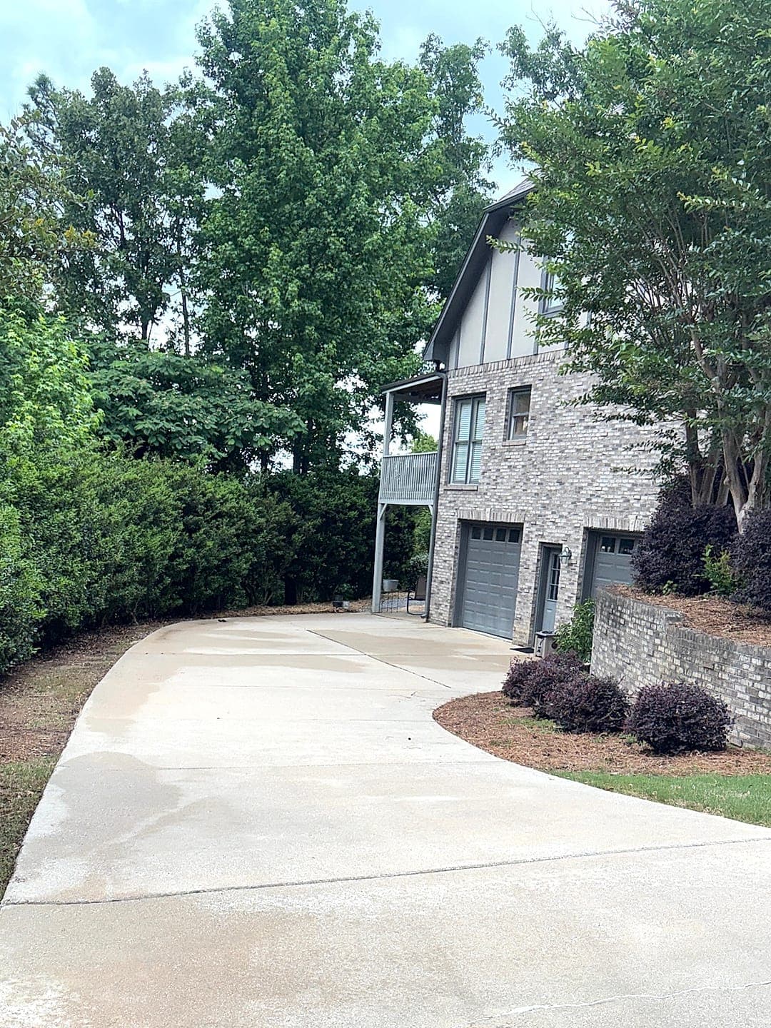 Concrete driveway restoration, after cleaning