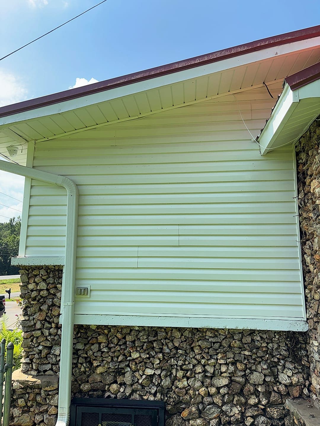 Clean vinyl siding after a soft wash